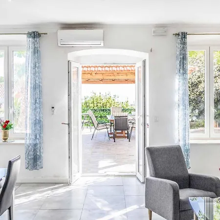 Adriatic Pearl دوبروفينك