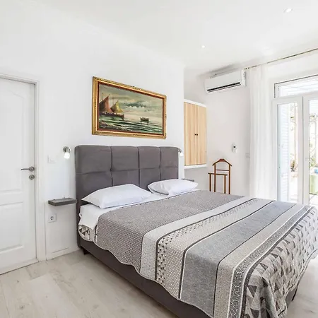 Adriatic Pearl Villa *